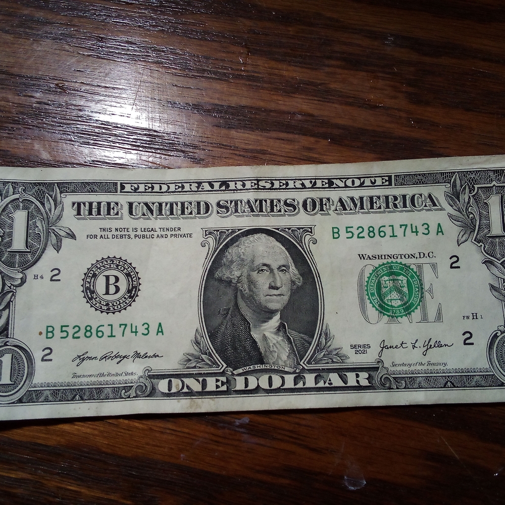 2021 B Federal Reserve Broken Ladder Serial Number Note In Amazing Condition